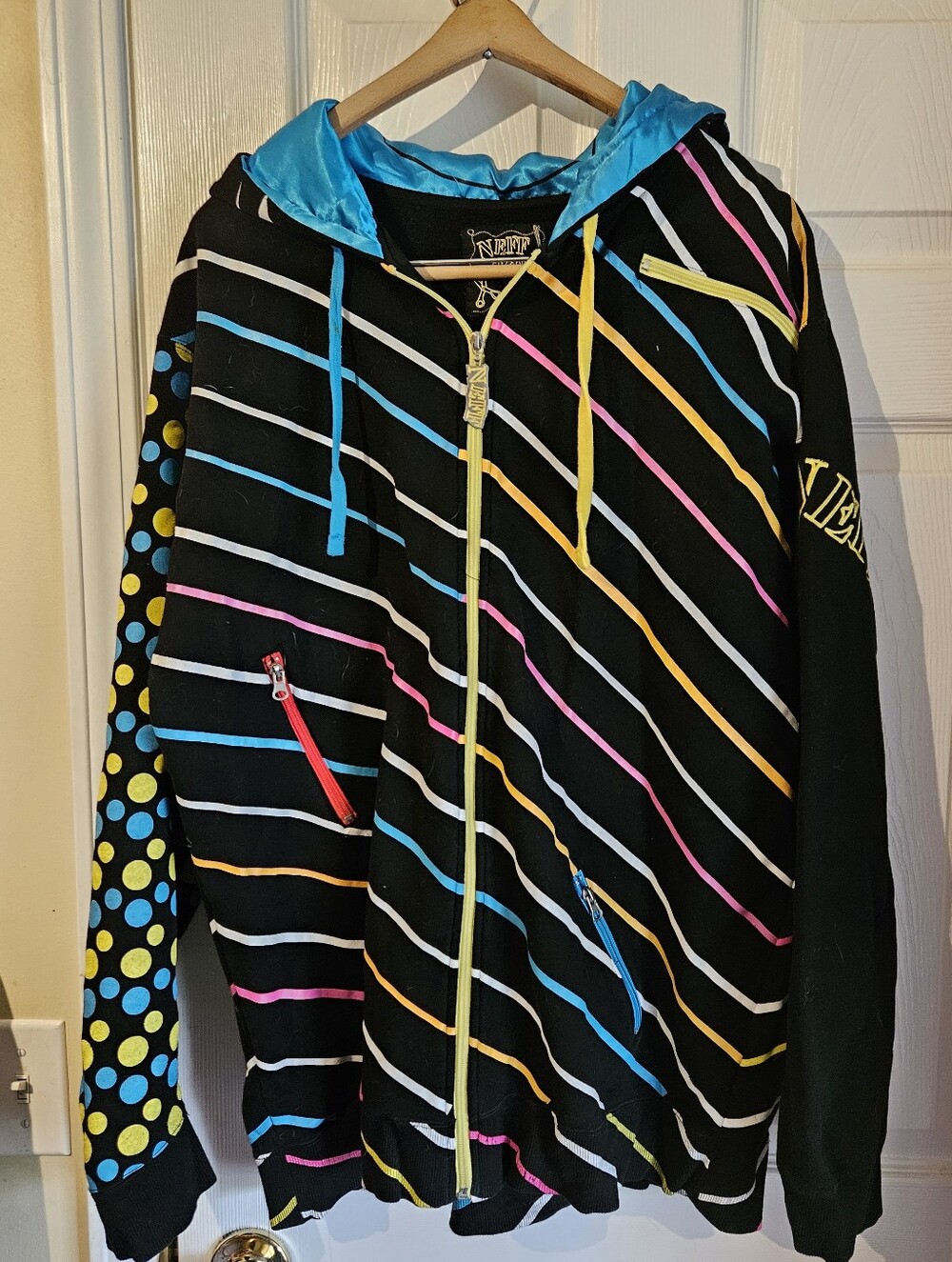 EX Large Neff Snowboarding Zip-Up Hoodie